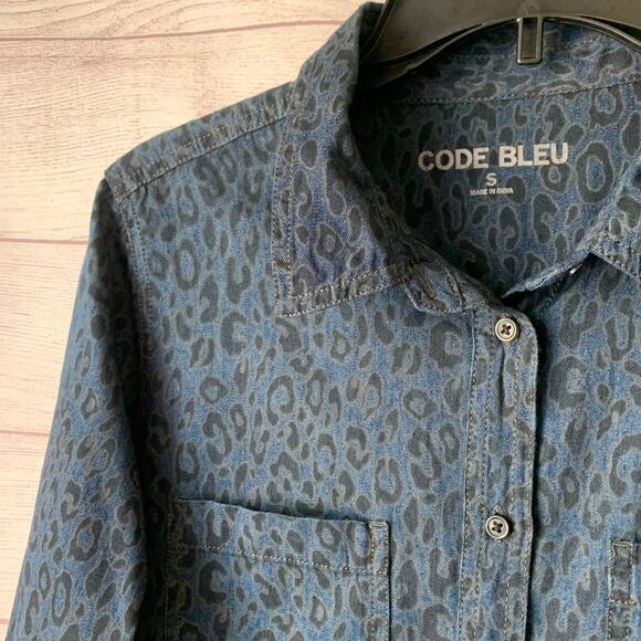 Code Bleu Long Sleeve Button Up Shirt Leopard Animal Print Pockets Size Small - Picture 5 of 10